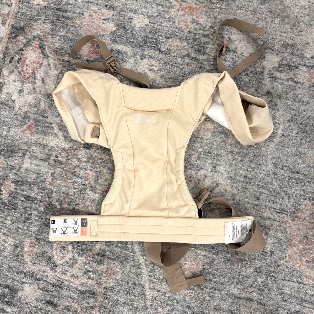 Ergobaby Embrace in Cream